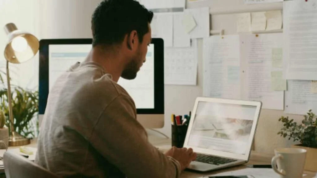 10 best Online Jobs for Students that you can Turn into a Career or a Business from Home Create a Niche Website